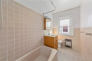 90-37 180th St, Jamaica, NY 11432 - Photo 13