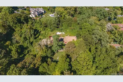 169 Middle Neck Road, Sands Point, NY 11050 - Photo 5