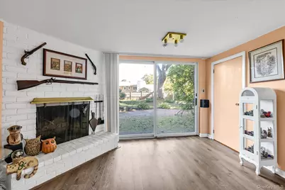 5 Meroke Court, Huntington Station, NY 11746 - Photo 11