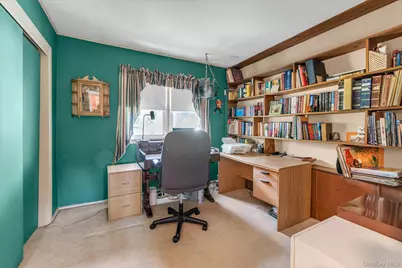 5 Meroke Court, Huntington Station, NY 11746 - Photo 17