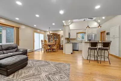 326 4th Street, East Northport, NY 11731 - Photo 5