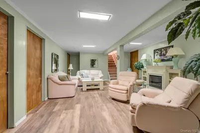 326 4th Street, East Northport, NY 11731 - Photo 17