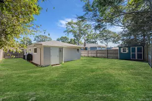 6 Bonny Dr, Mastic, NY 11950 - Photo 19