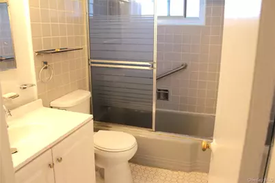 28 Dehaven Drive #1E, Yonkers, NY 10701 - Photo 15