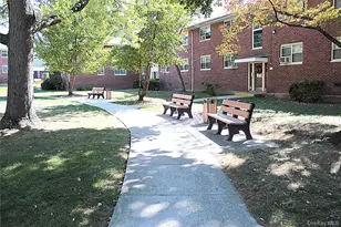 28 Dehaven Dr, Yonkers, NY 10701 - Photo 19