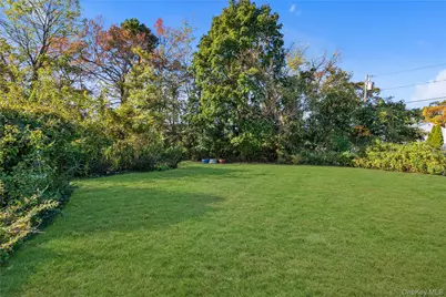 166 & 170 Woodrow Parkway, West Babylon, NY 11704 - Photo 5