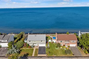 43 Oak Point Dr N, Bayville, NY 11709 - Photo 33