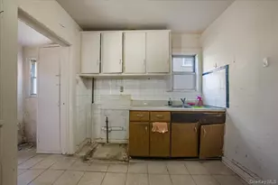 421 S Tenth Ave, Mount Vernon, NY 10550 - Photo 9