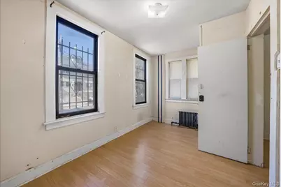 421 S 10th Avenue, Mount Vernon, NY 10550 - Photo 3