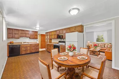 89 Brown Road, Wappingers Falls, NY 12590 - Photo 7