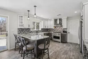 8 Foxwood Dr, Tomkins Cove, NY 10986 - Photo 15