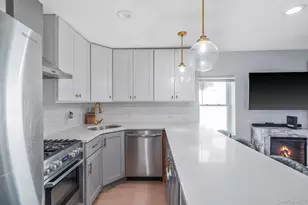 252 Arthur St, Freeport, NY 11520 - Photo 5