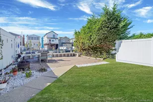 252 Arthur St, Freeport, NY 11520 - Photo 17