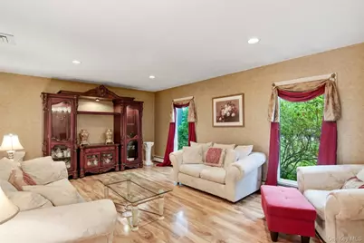 8 Tanager Lane, Northport, NY 11768 - Photo 5