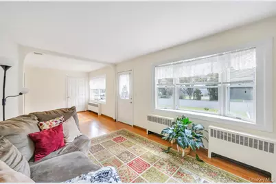 124 E 12th Street, Huntington Station, NY 11746 - Photo 9