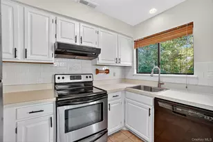 132 Stone Meadow, South Salem, NY 10590 - Photo 11