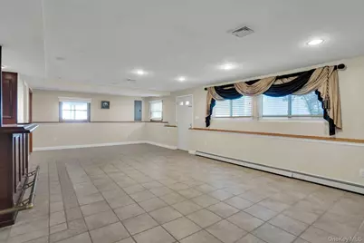 33 Pittoni Drive, Commack, NY 11725 - Photo 39