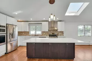 33 Pittoni Dr, Commack, NY 11725 - Photo 5