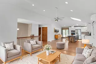 33 Pittoni Dr, Commack, NY 11725 - Photo 11