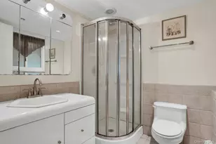 33 Pittoni Dr, Commack, NY 11725 - Photo 45