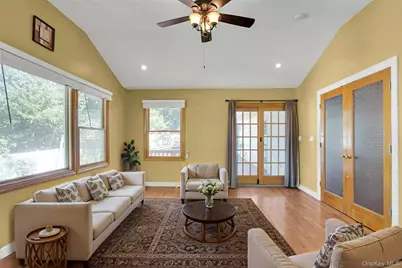 33 Pittoni Drive, Commack, NY 11725 - Photo 29