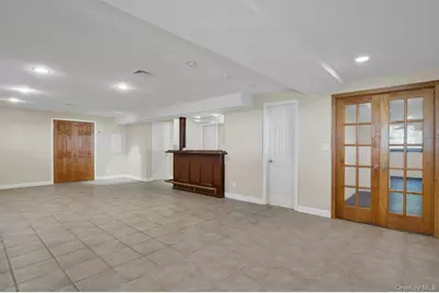 33 Pittoni Drive, Commack, NY 11725 - Photo 43