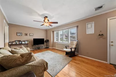 94 Charles Avenue, Massapequa Park, NY 11762 - Photo 5