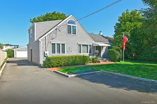 109 W 21st St, Huntington Station, NY 11746 - Photo 3