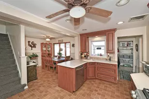 109 W 21st St, Huntington Station, NY 11746 - Photo 19