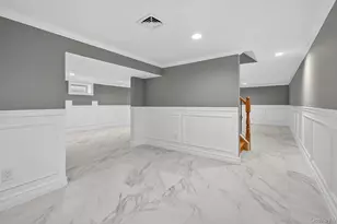 1098 Russell St, Franklin Square, NY 11010 - Photo 35