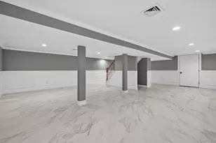 1098 Russell St, Franklin Square, NY 11010 - Photo 33