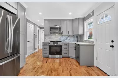 1098 Russell Street, Franklin Square, NY 11010 - Photo 15