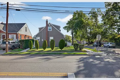 1098 Russell Street, Franklin Square, NY 11010 - Photo 41