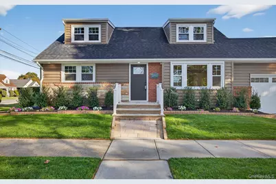 1098 Russell Street, Franklin Square, NY 11010 - Photo 3