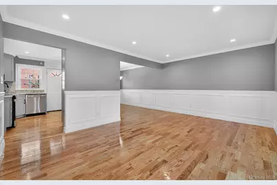 1098 Russell Street, Franklin Square, NY 11010 - Photo 9