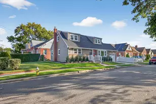 1098 Russell St, Franklin Square, NY 11010 - Photo 5