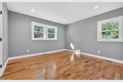 1098 Russell Street, Franklin Square, NY 11010 - Photo 21