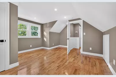 1098 Russell Street, Franklin Square, NY 11010 - Photo 29