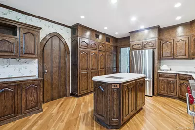 18 Heights Road, Manhasset, NY 11030 - Photo 13