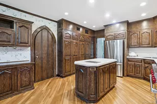 18 Heights Rd, Manhasset, NY 11030 - Photo 13