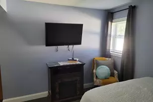 320 Clayton St, Central Islip, NY 11722 - Photo 5