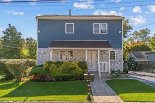 84 E 9th St, Huntington Station, NY 11746 - Photo 3