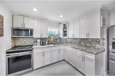 12 Roosevelt Avenue, Greenlawn, NY 11740 - Photo 7