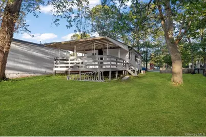 1358 Saxon Avenue, Bay Shore, NY 11706 - Photo 25