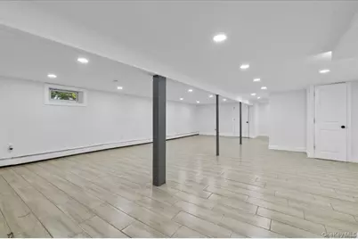 1358 Saxon Avenue, Bay Shore, NY 11706 - Photo 19