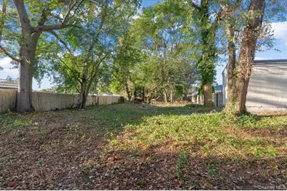 1358 Saxon Avenue, Bay Shore, NY 11706 - Photo 27