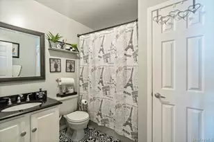 15 New York Ave, Bay Shore, NY 11706 - Photo 9