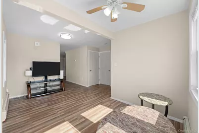 109 Laurel Street, Patchogue, NY 11772 - Photo 5