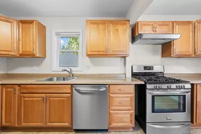 109 Laurel Street, Patchogue, NY 11772 - Photo 11