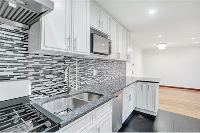 141-30 84 Road #5E, Briarwood, NY 11435 - Photo 9